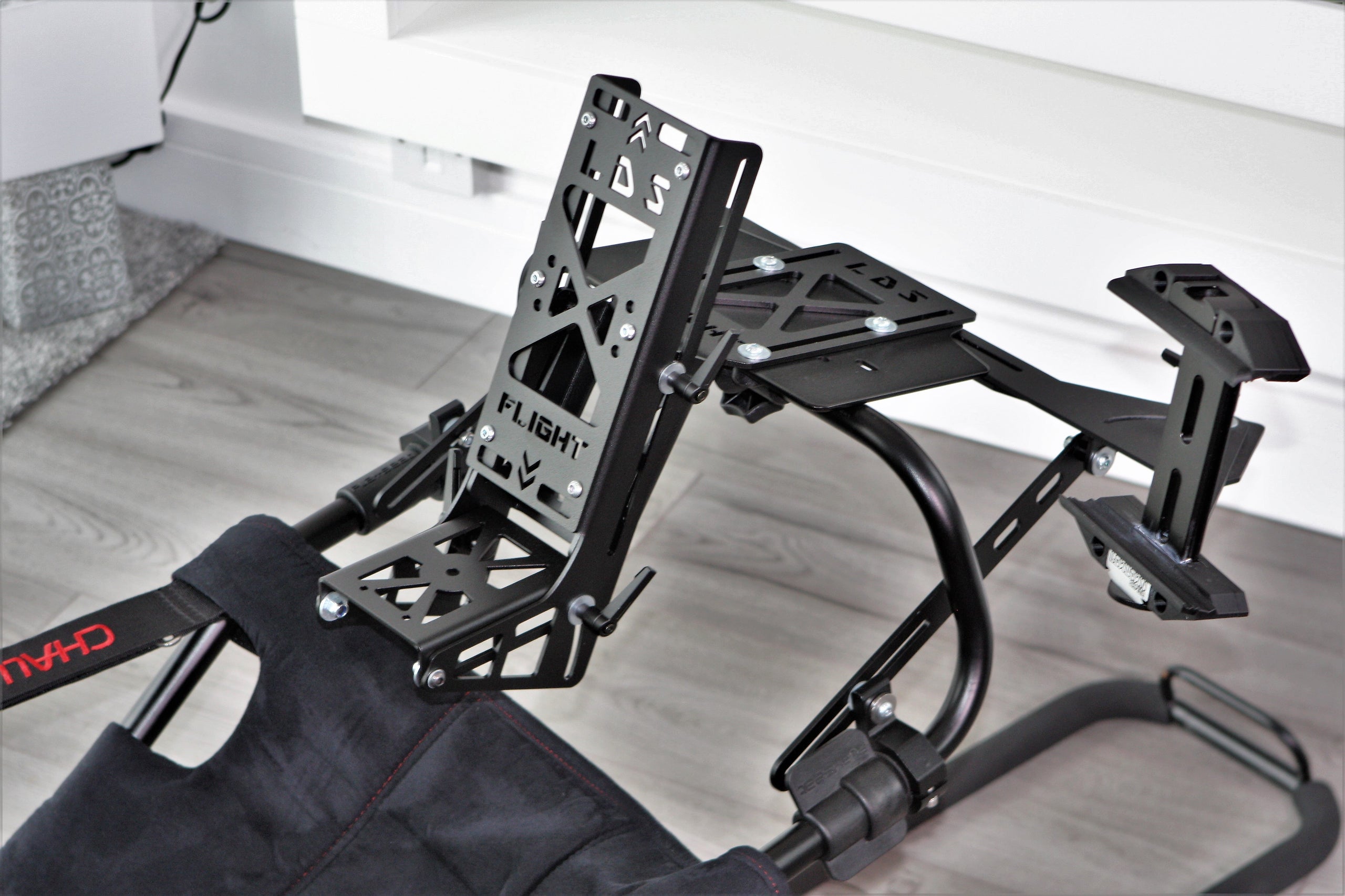 Lowdown Shifter designs & manufactures a new versatile, easy fit,  lightweight driving sim mod mount interface system. A unique inter-active  mounting system that provides the best method of attachment for driving  mods/accessories